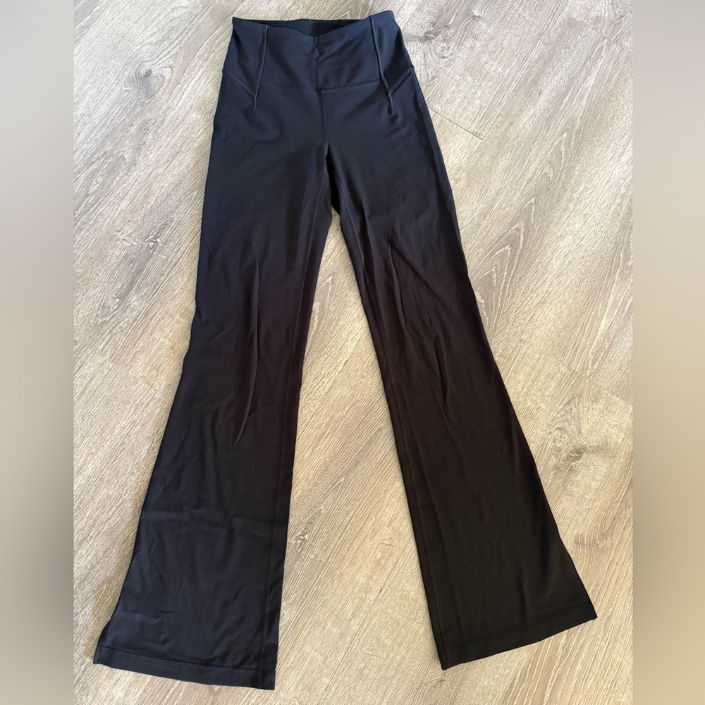 Lululemon women’s black boot cut pants